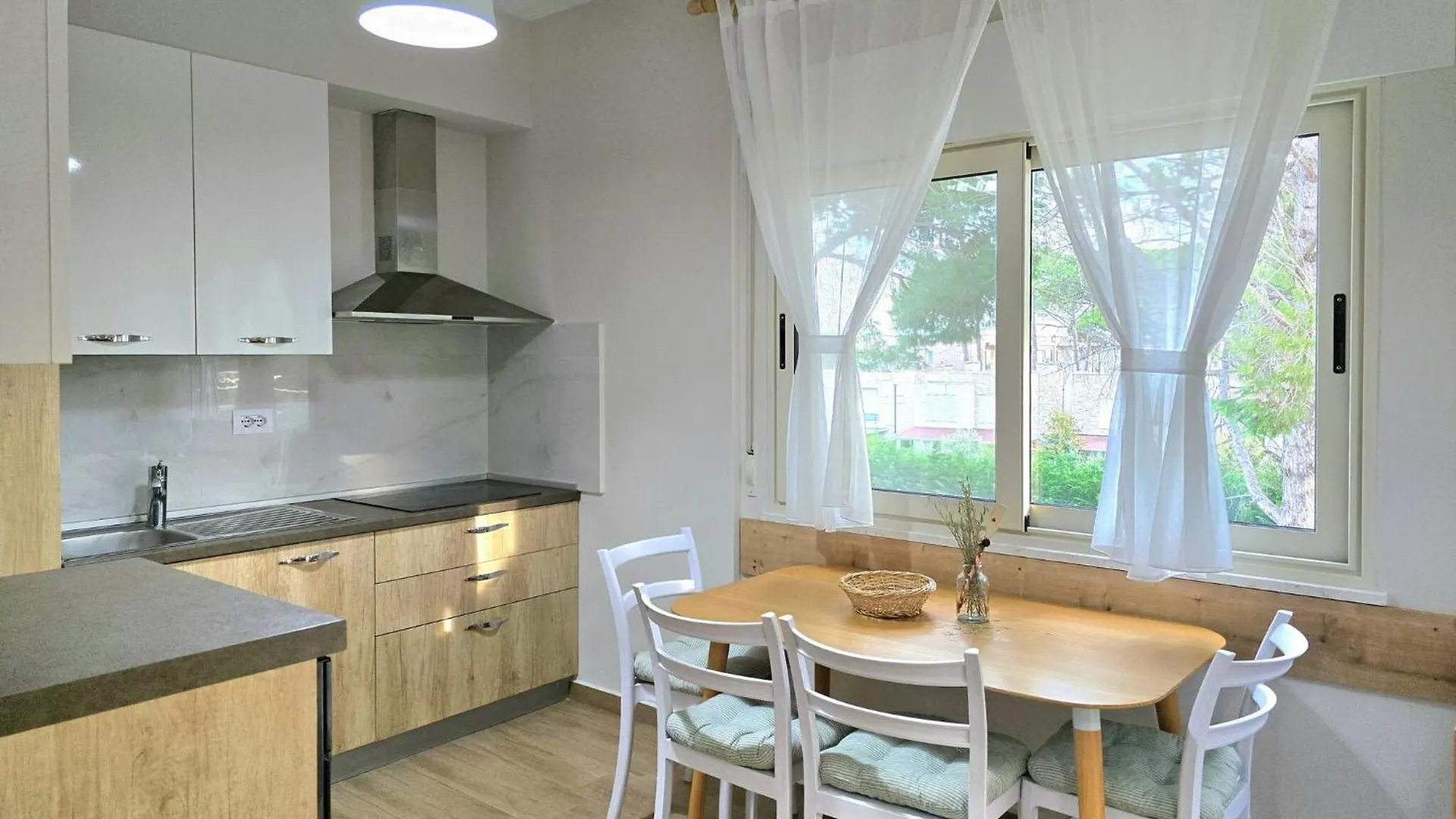 Family-Friendly Apartment Near Beach Plazhi San Pietro