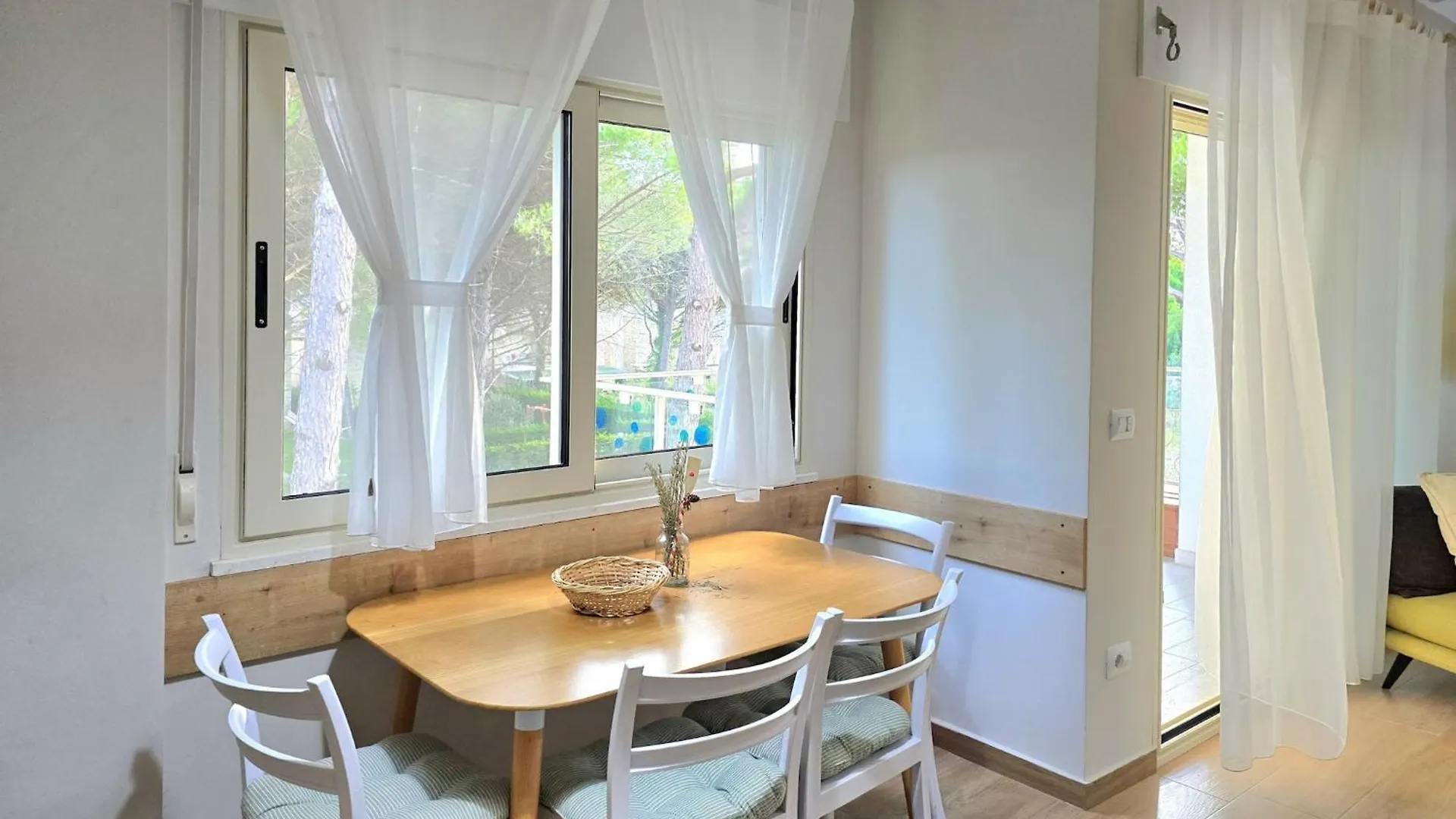 Family-Friendly Apartment Near Beach Plazhi San Pietro