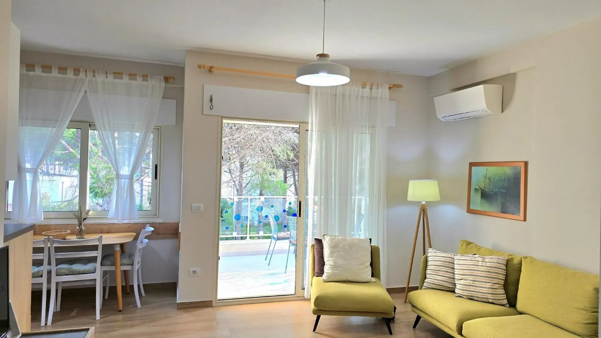 Family-Friendly Apartment Near Beach Plazhi San Pietro