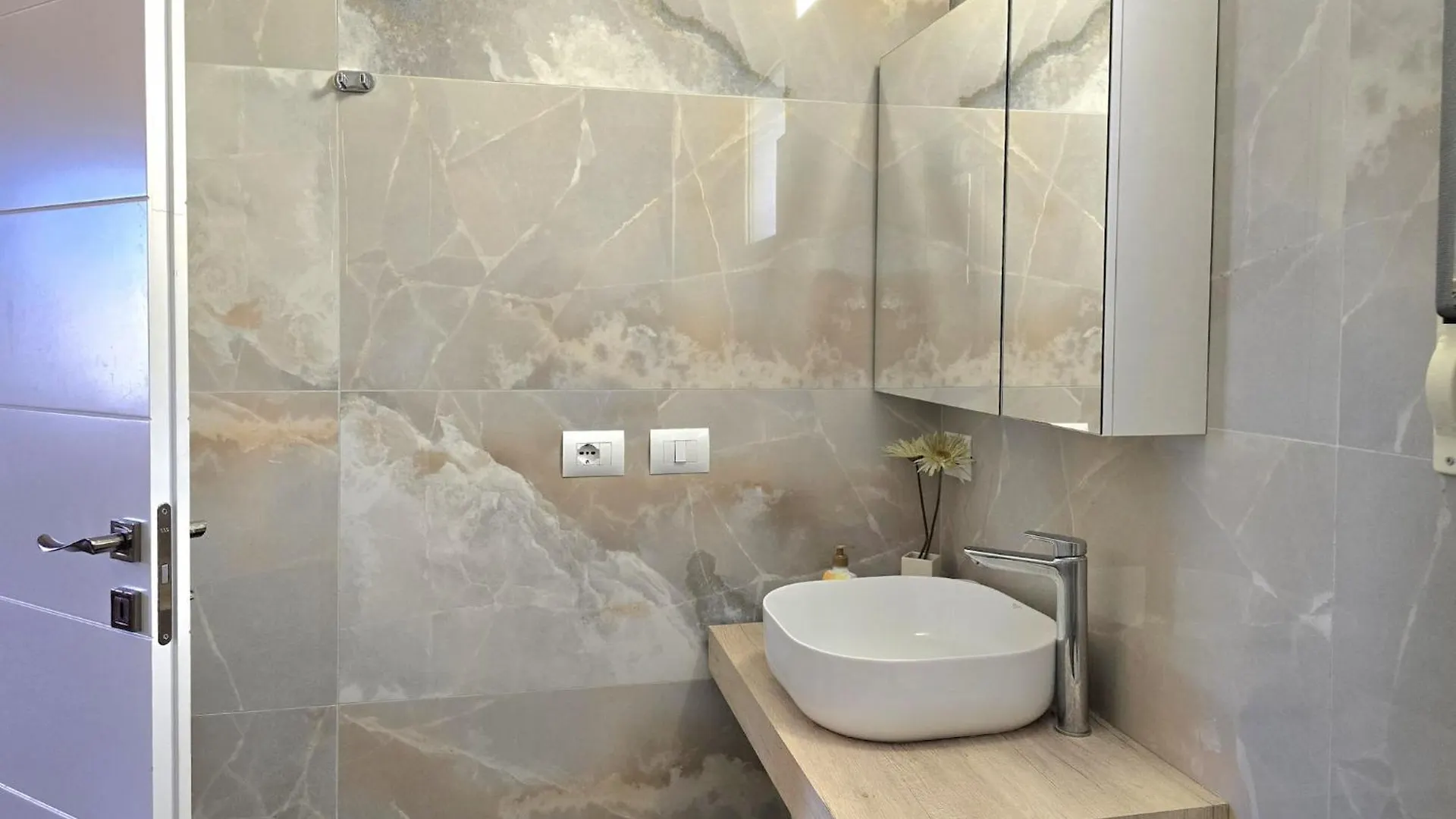 Family-Friendly Apartment Near Beach Plazhi San Pietro
